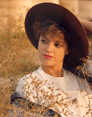 ashley-hat.jpg